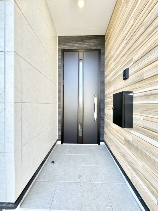 ���ց@��؂ȉƑ��A���q���o�}���錺�ցB���֑O�͉����t���ŉJ���~���Ă��Ă��G��ɂ����ł��B 