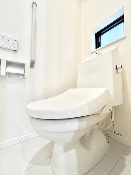 �g�C���@�g�C����1�K��2�K���ꂼ��ɔz�u����Ă��ĂƂĂ��֗��ł��B 