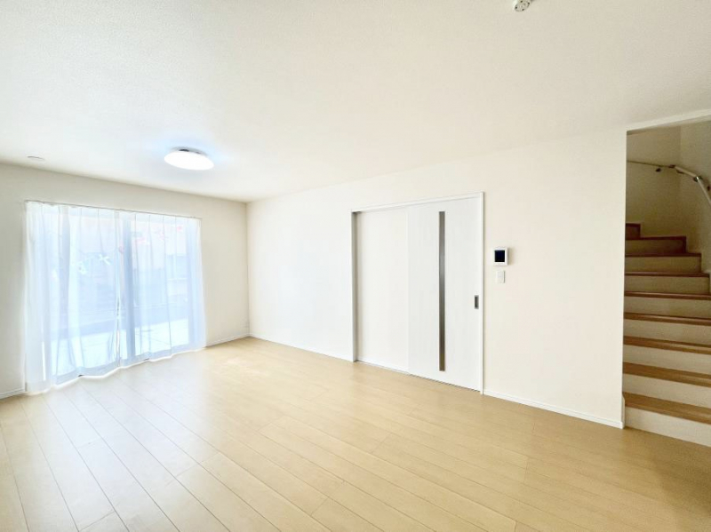 ���̑����ρ@���r���O�K�i���Ƒ��̏Ί�Ɖ�b���Ȃ��ł���܂�  