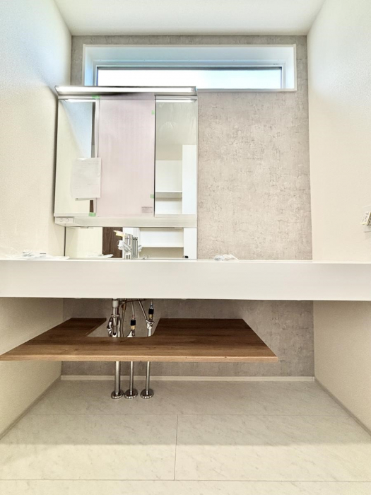 ���ʑ�E���ʏ��@��Ƃ�̐��ʃX�y�[�X�Œ��̐g�x�x���X���[�Y��