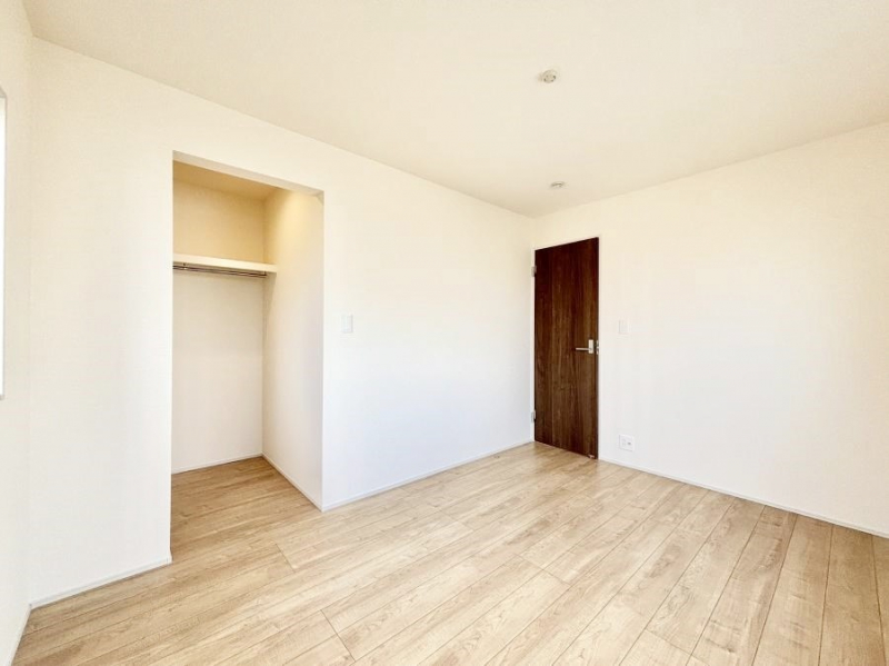 �Q���@�E�H�[�N�C���N���[�[�b�g�����邨�����B�G�߂��Ƃ̓���ւ����s�v�ŕ֗��ł��I