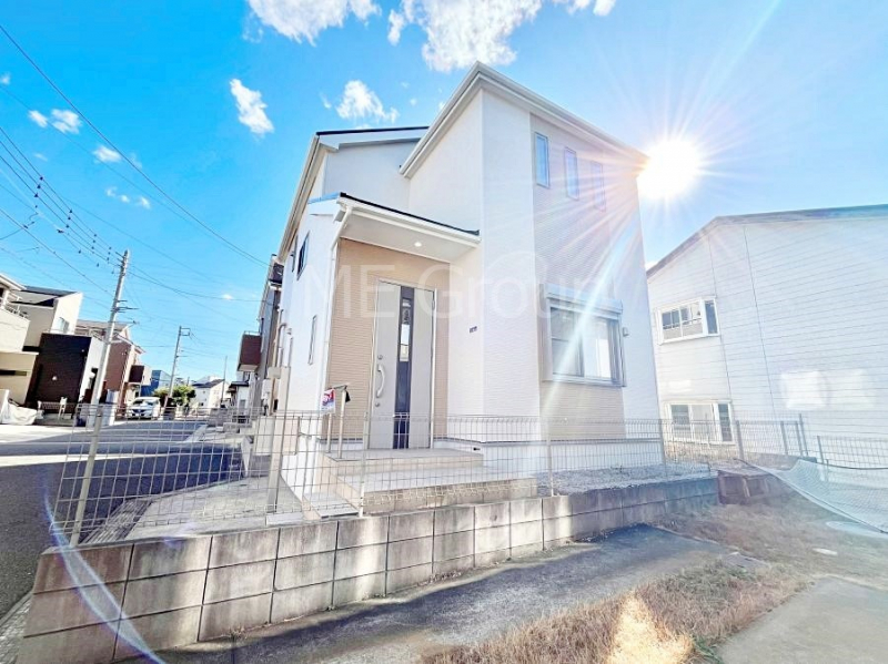 ���n�O�ώʐ^�@�����Ղ�̗z���ƊJ�����ɕ�܂�閾�邢�Z�܂�