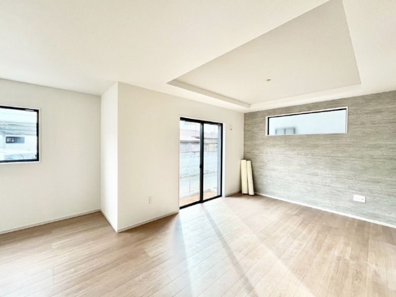 ���r���O�@�傫�ȑ����炽���Ղ�̗z���ƕ����������郊�r���O