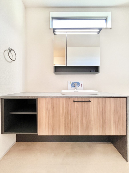 ���ʑ�E���ʏ��@���[�͂Ƌ@�\���ɗD�ꂽ���ʉ��ϑ� 