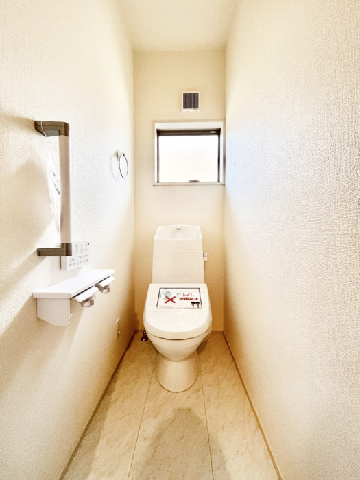 �g�C���@�g�C����1�K��2�K���ꂼ��ɔz�u����Ă��ĂƂĂ��֗��ł��B 