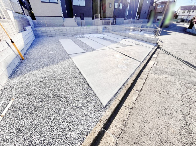 �@�ڂ̑O�����ԏꂾ�ƉJ�̓�����ʂɂ������������������֗��ł���