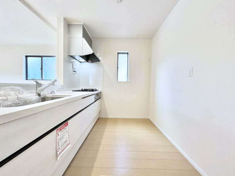 �L�b�`���@�u�₩�ȕ����ʂ蔲����L�b�`���B��������̂Ŗ��邭���C�ɂ��𗧂��܂��B