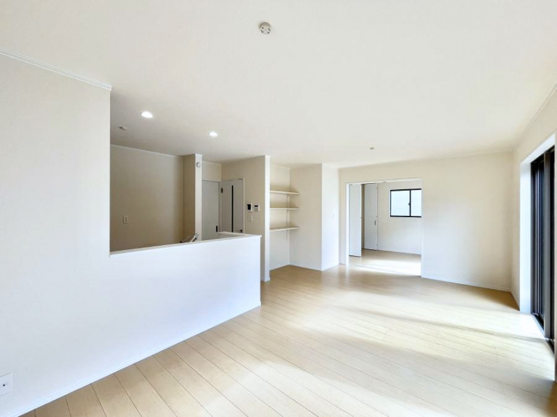 ���̑����ρ@�Ƒ��̏Ί炪���R�Ɛ��܂�Ă���A����ȕ��͋C�̃_�C�j���O�Ɏd�オ���Ă��܂��B