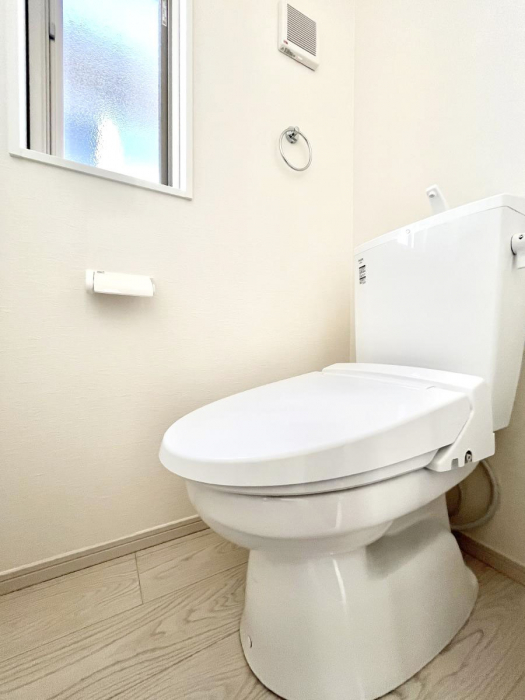 �g�C���@�g�C����1�K��2�K���ꂼ��ɔz�u����Ă��ĂƂĂ��֗��ł��B 