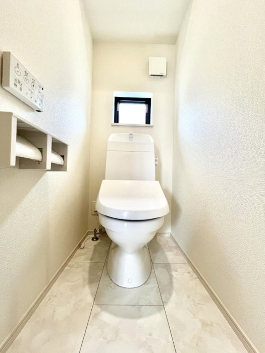 �g�C���@�g�C����1�K��2�K���ꂼ��ɔz�u����Ă��ĂƂĂ��֗��ł��B 