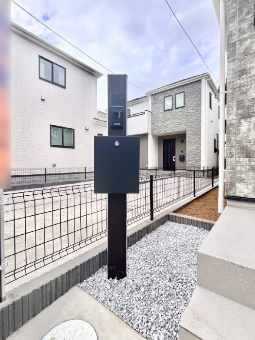 ���̑��@�\�D�E�C���^�[�z���E�|�X�g���ЂƂɏW��  