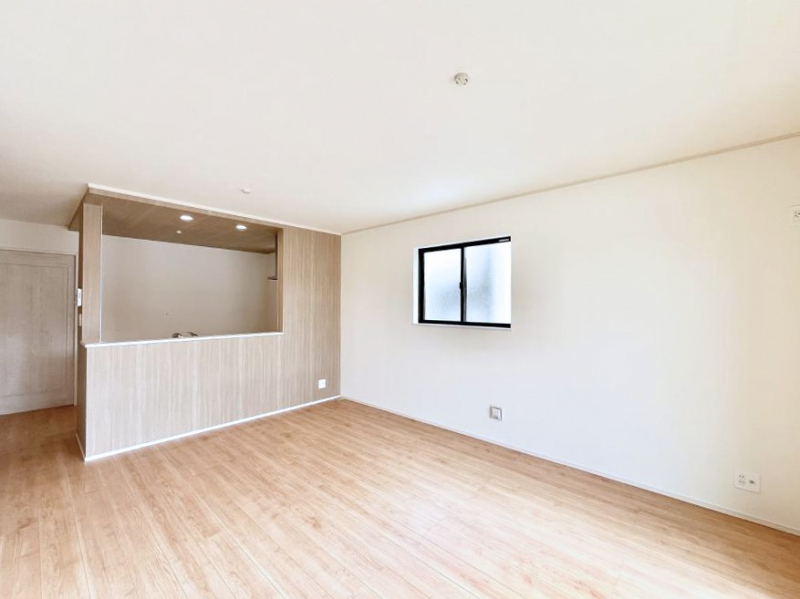 ���̑����ρ@�Ƒ��̏Ί炪���R�Ɛ��܂�Ă���A����ȕ��͋C�̃_�C�j���O�Ɏd�オ���Ă��܂� 