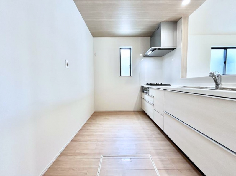 �L�b�`���@�u�₩�ȕ����ʂ蔲����L�b�`���B��������̂Ŗ��邭���C�ɂ��𗧂��܂��B