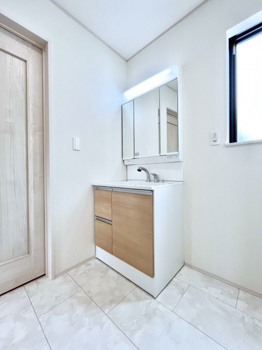 ���̑��@�������̂�����K��Ԃł��B�����̐g�x�x���C�����ǂ����g�������܂��B 