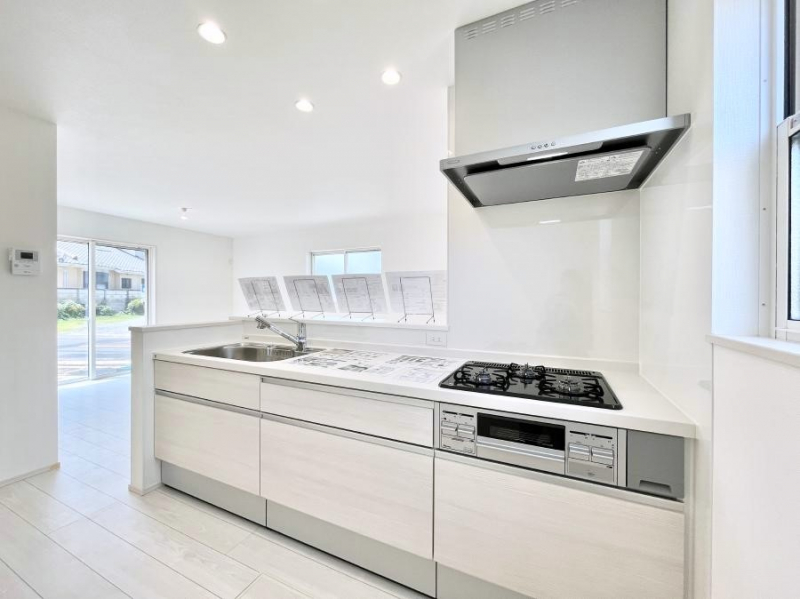 �L�b�`���@�J�E���^�[�z���ɂ��b�������Ȃ��疈���̂������������Ɗy����