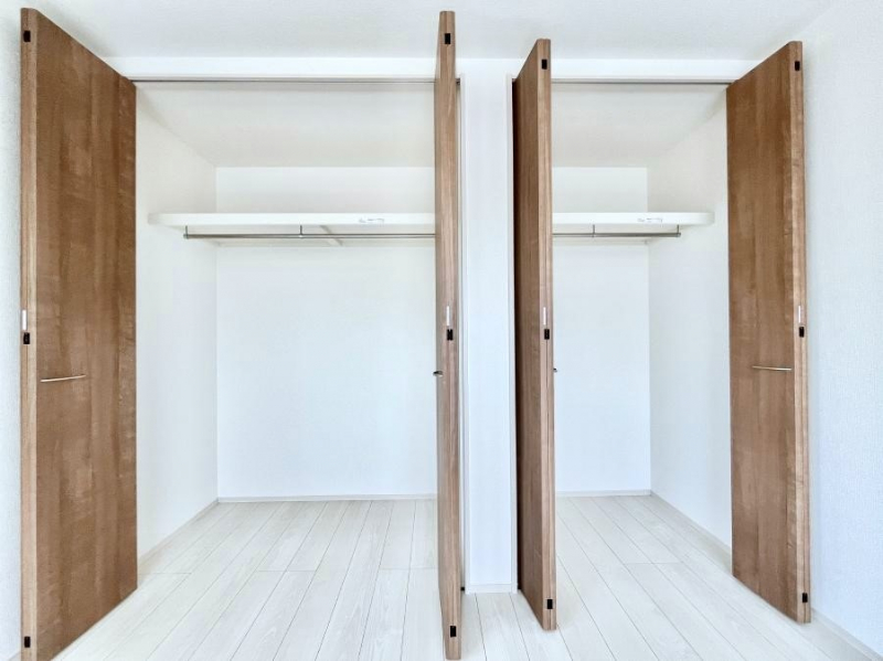 ���[�@�m���̃N���[�[�b�g�B���s��������̂Ō���̈ߗނ�����������܂�܂��B