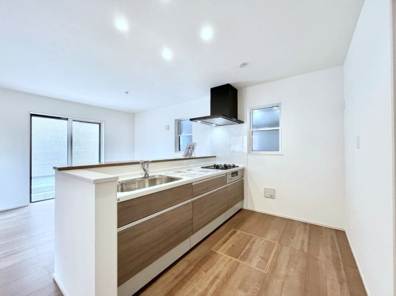 �L�b�`���@���������Ȃ��炲�Ƒ��Ƃ̉�b���y���߂�ΖʃJ�E���^�[�L�b�`��