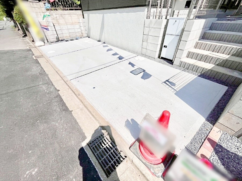 �@�����Ɍ������Ȃ����ԃX�y�[�X�B  