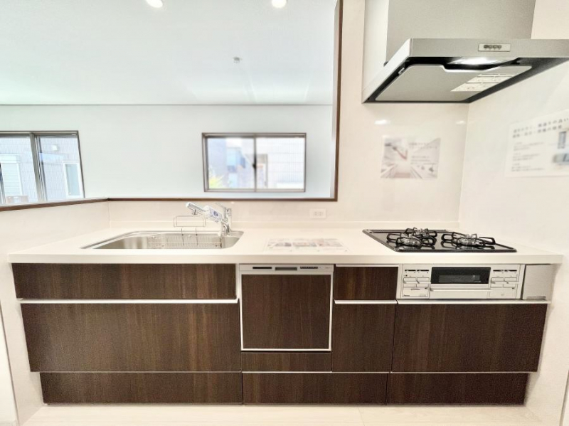 �L�b�`���@�q��Ē��̃p�p�}�}�����S�I���r���O�����n����J�E���^�[�L�b�`��