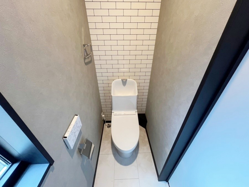 �g�C���@�g�C����1�K��2�K���ꂼ��ɔz�u����Ă��ĂƂĂ��֗��ł��B 