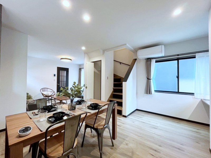 ���̑����ρ@�����u�������܁v�u��������v�Ƒ��Ƃ̃R�~���j�P�[�V�������[�܂郊�r���O�C���K�i������܂��B 