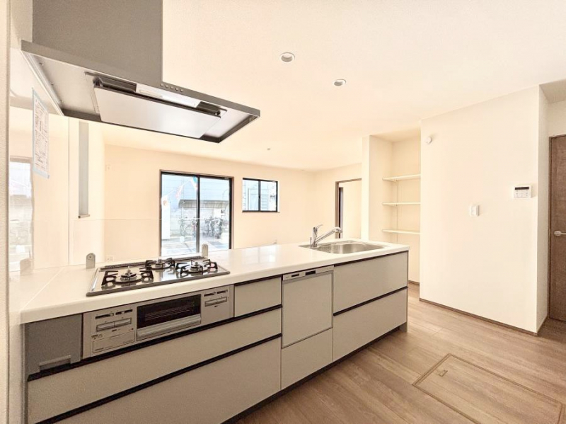 �L�b�`���@���������Ȃ���ł����Ƒ��Ƃ̉�b���y���߂�ΖʃL�b�`��