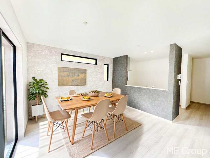 ���r���O�@�������������͋C�̂k�c�j�͉Ƒ��݂�Ȃ̉��K��ԁ��Ƌ��CG�ł�