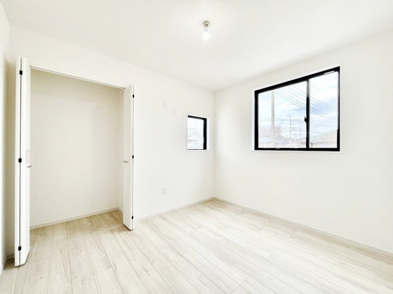 �Q���@�g���₷���`�Ńx�b�g��Ƌ�̒u�����ɂ����邱�Ƃ�����܂���B   