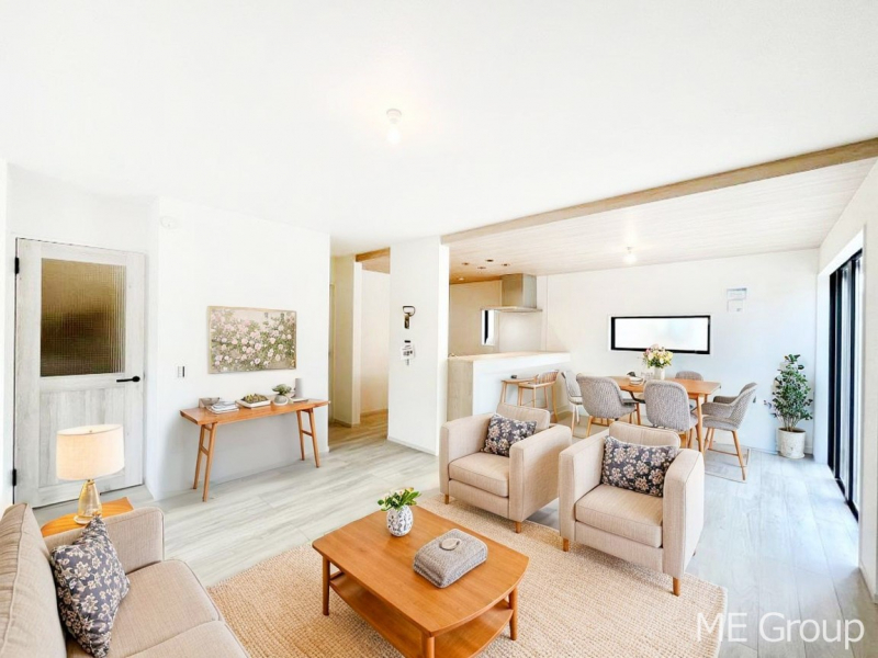 ���r���O�@�Ƒ��̘a�₩�ȉ�b���������Ă������B�J�����̂��郊�r���O�ł��B���Ƌ��CG�ł�  