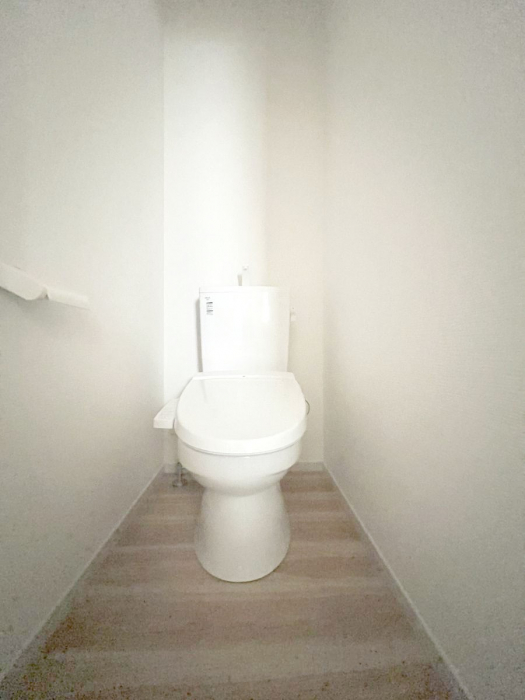 �g�C���@�g�C����1�K��2�K���ꂼ��ɔz�u����Ă��ĂƂĂ��֗��ł��B 