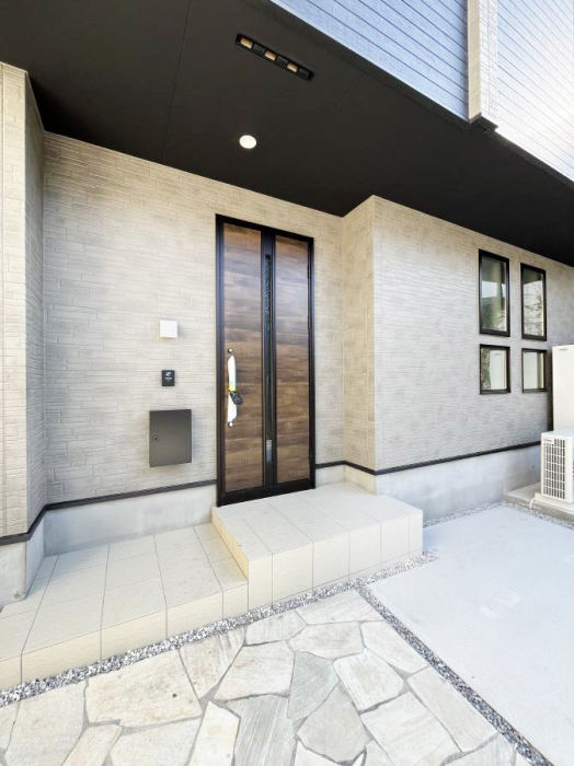 ���ց@��؂ȉƑ��A���q���o�}���錺�ցB