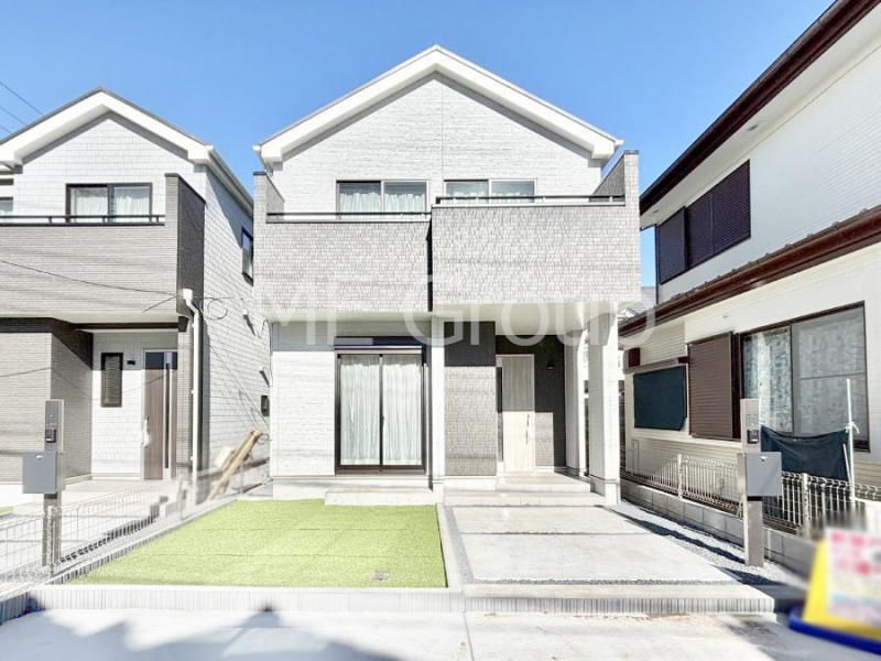 ���n�O�ώʐ^�@�A�N�Z���g�J���[���I�V�����ȃV���v�����_���X�^�C���B 