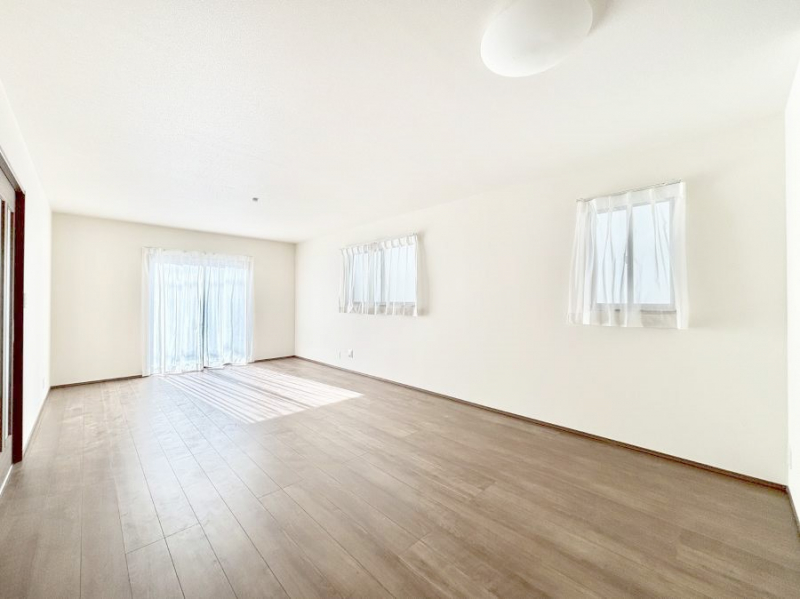 ���r���O�@�Ƒ��c���̎��Ԃ����������Ȃ��났�̃��r���O�_�C�j���O�B   