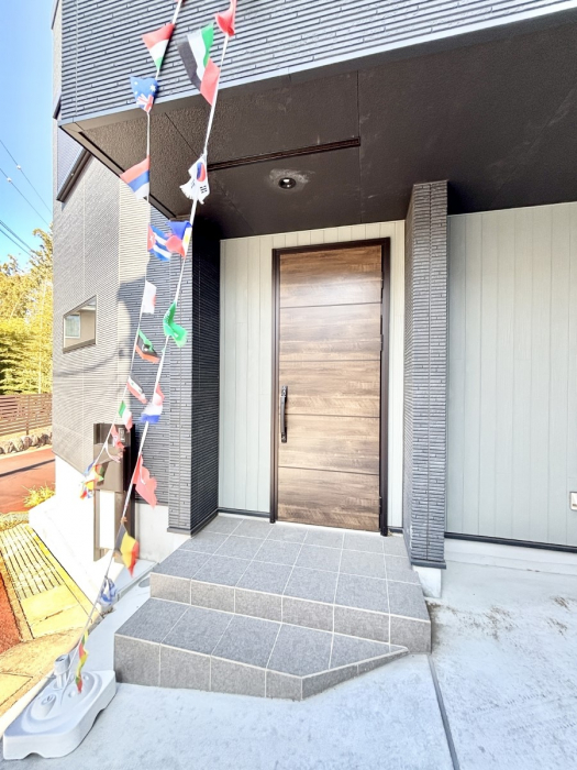 ���ց@��؂ȉƑ��A���q���o�}���錺�ցB