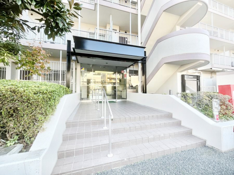 �G���g�����X�@�������������͋C�̃G���g�����X