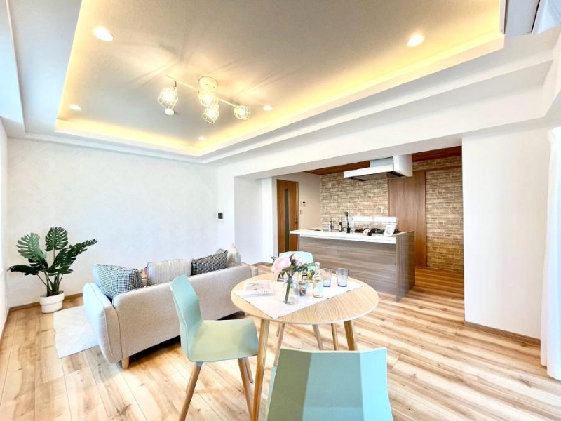 ���r���O�@�������������͋C�̂k�c�j�͉Ƒ��݂�Ȃ̉��K���