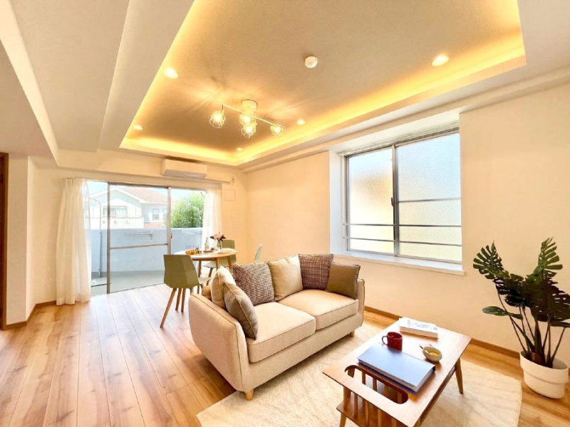 ���r���O�@�傫�ȑ����炽���Ղ�̗z���ƕ����������郊�r���O  