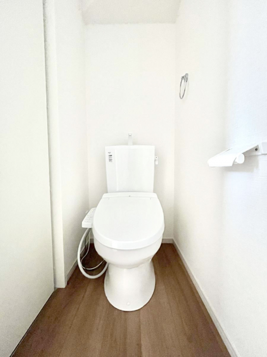 �g�C���@�g�C����1�K��2�K���ꂼ��ɔz�u����Ă��ĂƂĂ��֗��ł��B 