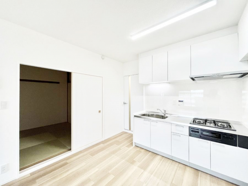 �L�b�`���@�������������I�ɁA�y�����I�V�X�e���L�b�`��