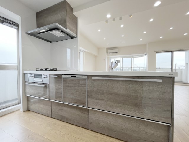 �L�b�`���@���������Ȃ��炲�Ƒ��Ƃ̉�b���y���߂�ΖʃJ�E���^�[�L�b�`��  