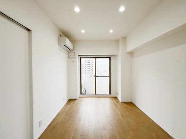 ���̑����ρ@�o���R�j�[�ɖʂ��Ă���̂Ŗ��邭���K�ȃv���C�x�[�g���[��