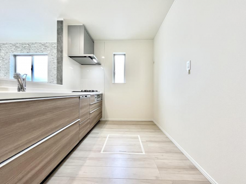 �L�b�`���@�u�₩�ȕ����ʂ蔲����L�b�`���B��������̂Ŗ��邭���C�ɂ��𗧂��܂��B