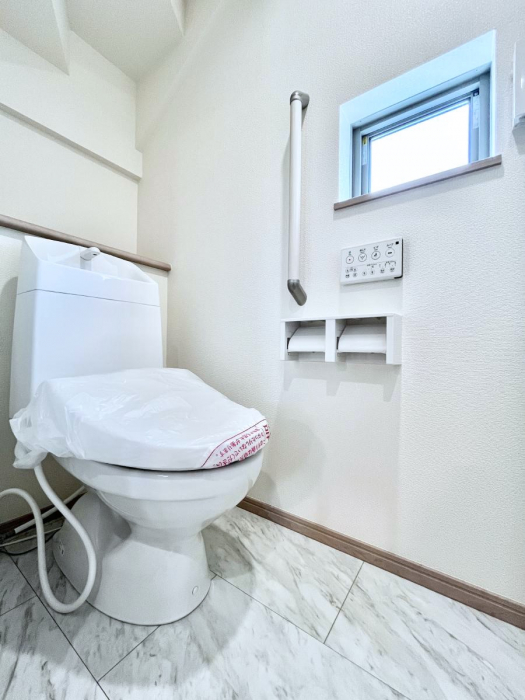 �g�C���@�g�C����1�K��2�K���ꂼ��ɔz�u����Ă��ĂƂĂ��֗��ł��B 