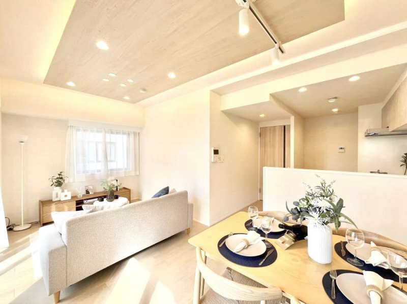 ���r���O�@���Ƒ��̓��₩�Șb�����ŕ�܂�閾�邢���r���O  