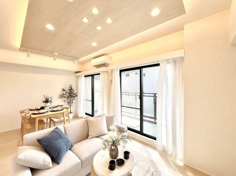 ���r���O�@�傫�ȑ����炽���Ղ�̗z���ƕ����������郊�r���O  