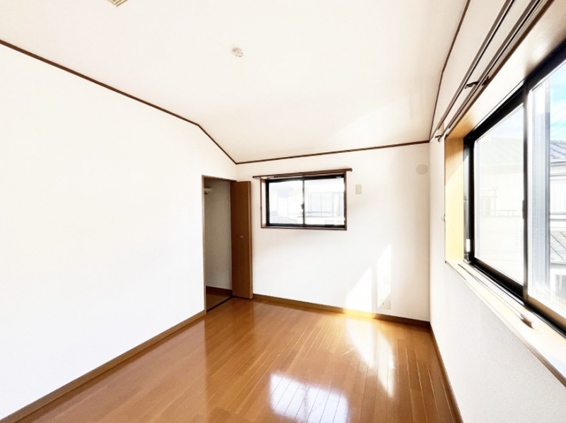 �Q���@�g���₷���`�Ńx�b�g��Ƌ�̒u�����ɂ����邱�Ƃ�����܂���B   