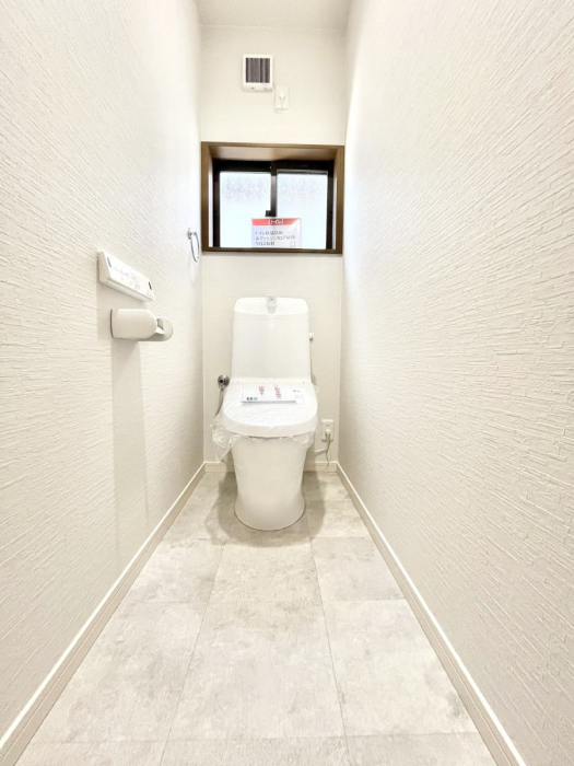 �g�C���@�g�C����1�K��2�K���ꂼ��ɔz�u����Ă��ĂƂĂ��֗��ł��B 