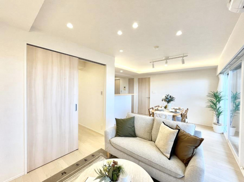 ���r���O�@�Ƒ��ꏏ�ɂ��H�����y���݂����Ȃ�L�X���r���O�_�C�j���O