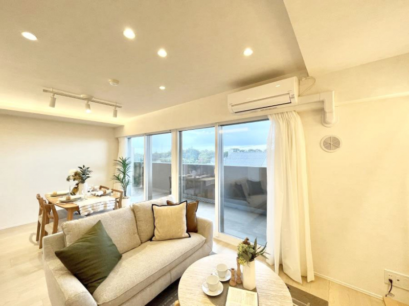 ���̑����ρ@�傫�ȑ����炽���Ղ�̗z���ƕ����������郊�r���O  