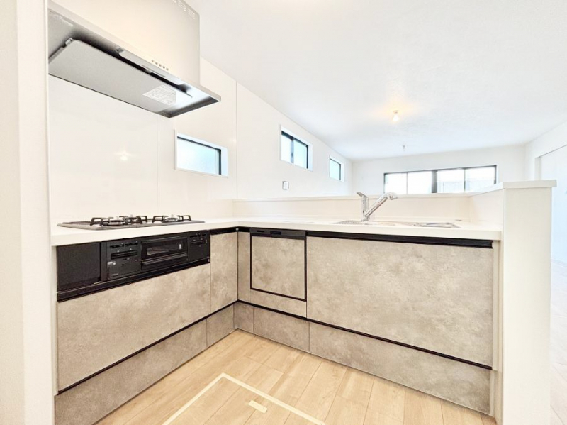 �L�b�`���@�������������I�ɁA�y�����I�V�X�e���L�b�`��